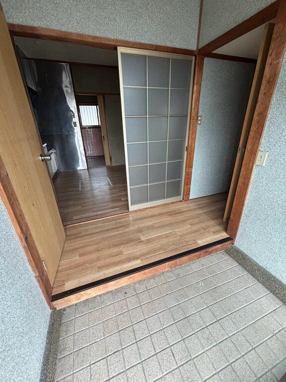 本野町北貝津貸家17の玄関写真