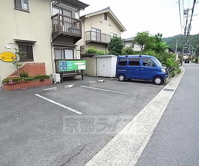 駐車場　・お問い合わせは京都ライフまで・