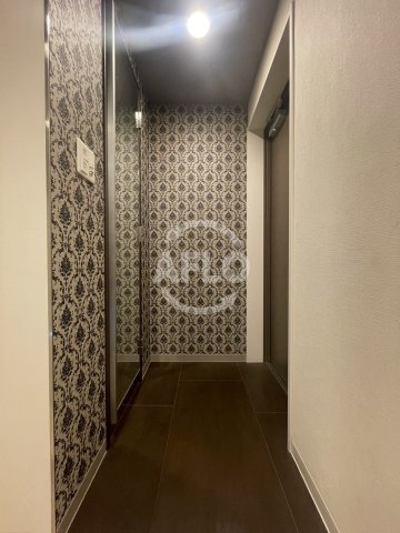 WOB西九条の玄関写真