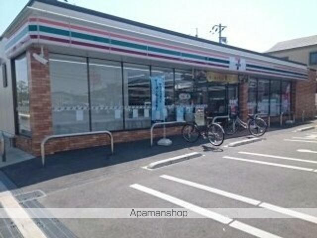 コンビニ　セブンイレブン様（コンビニ）まで760m