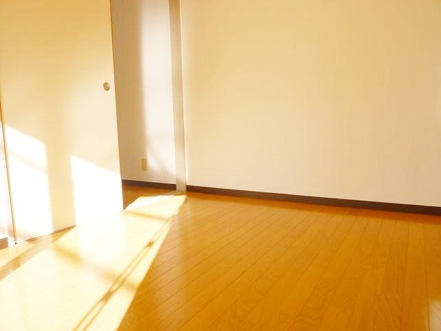 サンテラス三鷹台の居間写真