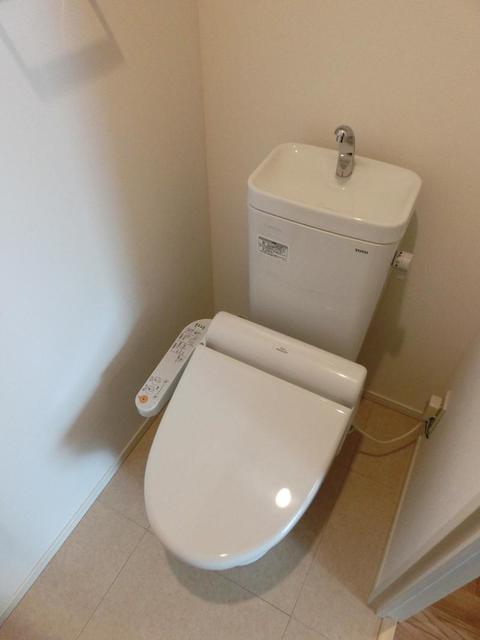 トイレ　※写真は同タイプ住戸です。