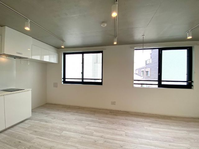 居室・リビング　※別部屋の参考写真です。