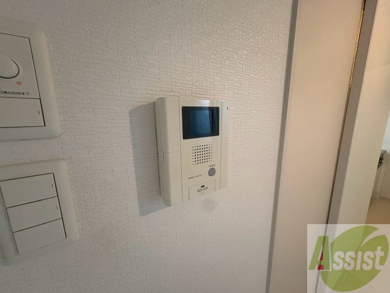 セキュリティ　ＴＶモニター付インターホンです。来客者の顔が見えるので安心！
