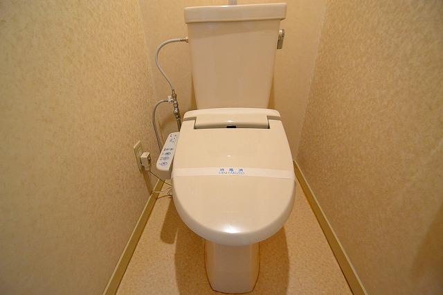 トイレ　☆ウォシュレット付きのお手洗いです☆