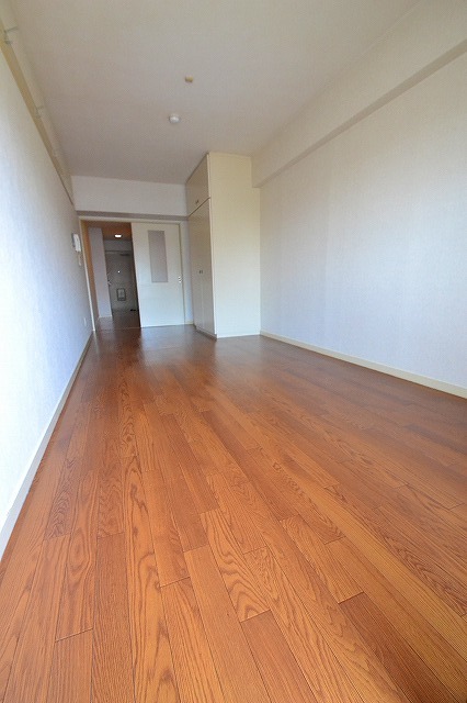 居室・リビング　☆広々フローリングのお部屋です☆