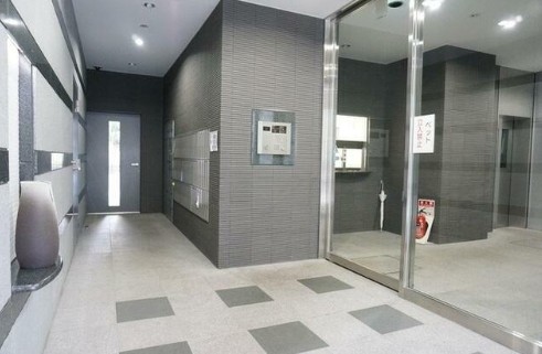 SHOWN初台の外観写真