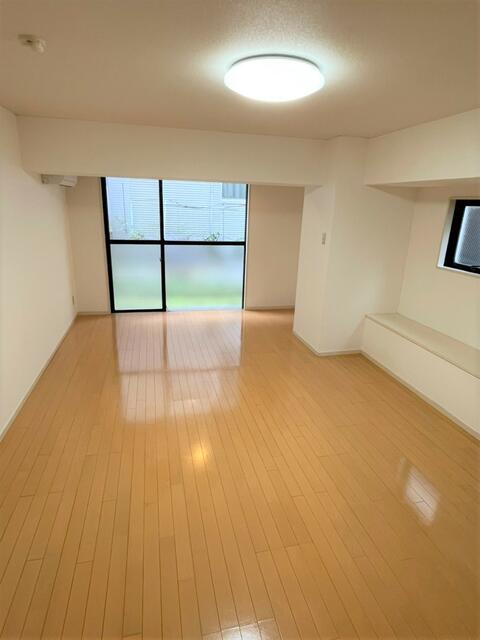 京王線 代田橋駅 徒歩6分 5階建 築36年の居間写真