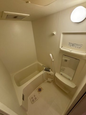 バス・シャワールーム　同物件別部屋写真