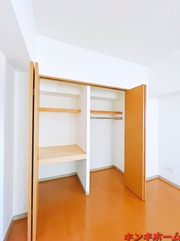 収納　写真は別のお部屋です。