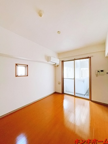 居室・リビング　写真は別のお部屋です。