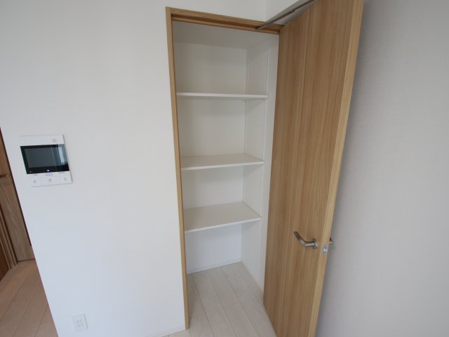 収納　※同タイプ、別のお部屋の参考写真です。
