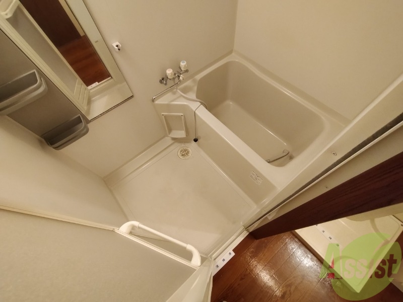 バス・シャワールーム　お風呂です。ゆっくりお風呂につかるのも体に良いですね～