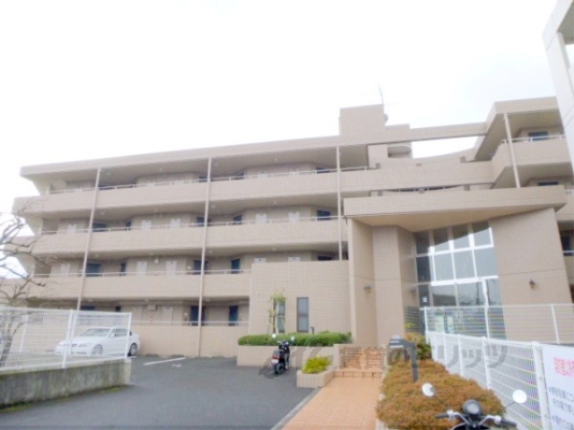 メゾンロワイヤル松田の外観写真