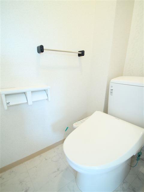 トイレ　他の部屋の写真です。室内は現況を優先します。