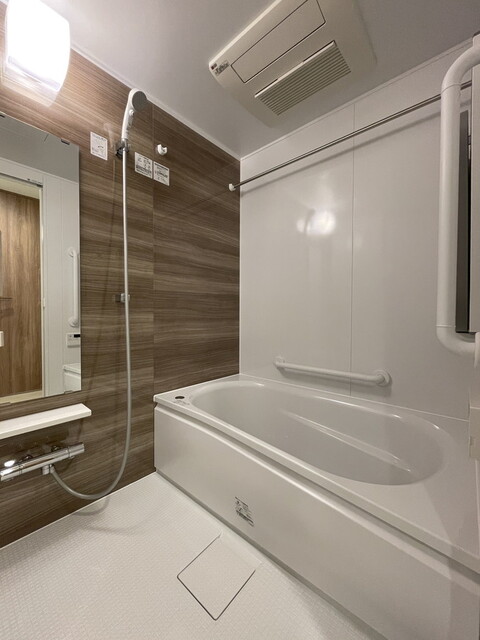 バス・シャワールーム　※写真は同タイプ住戸です。