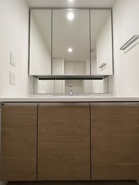 洗面設備　※写真は同タイプ住戸です。