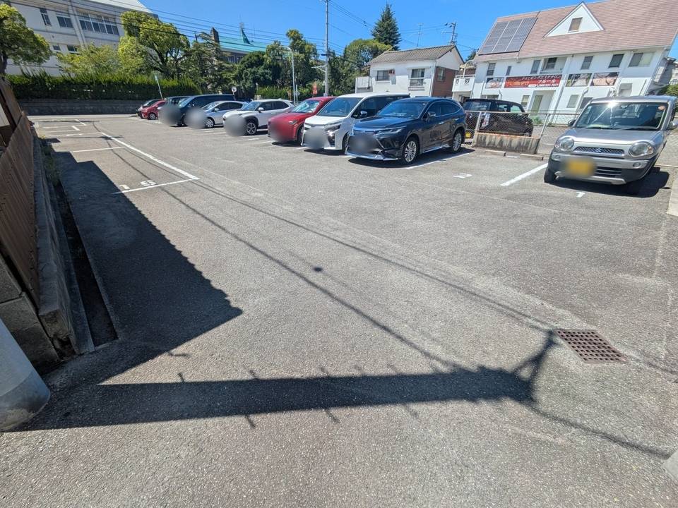 駐車場　駐車場