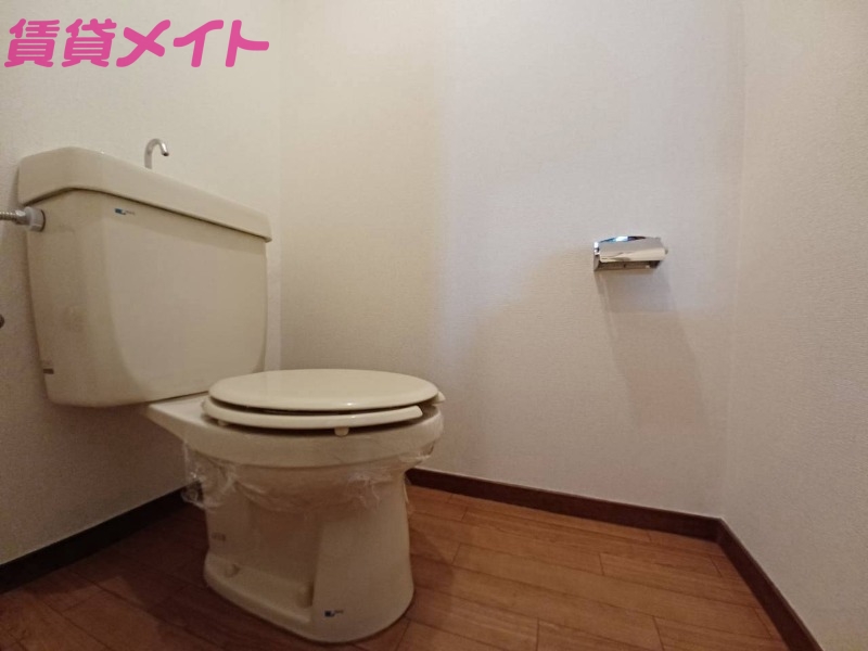 トイレ　反転タイプ参考写真