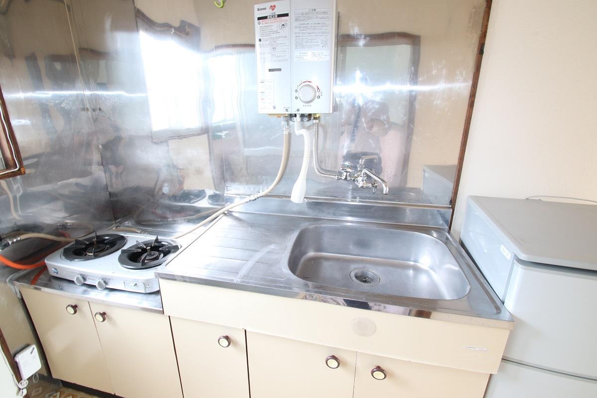 キッチン　キッチンスペースです冷蔵庫が設備品です