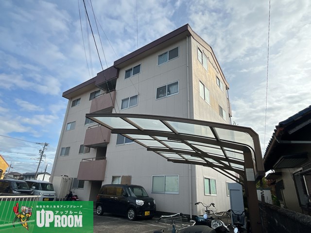 小牧市藤島町居屋敷のマンションの建物外観