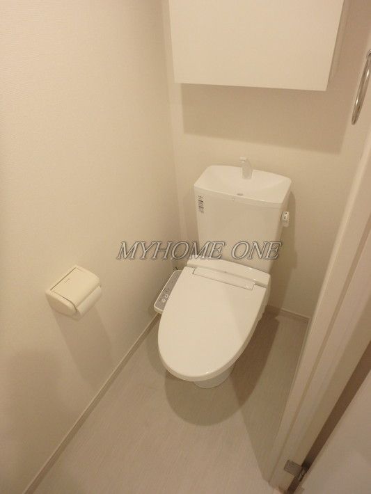 トイレ　温水洗浄便座