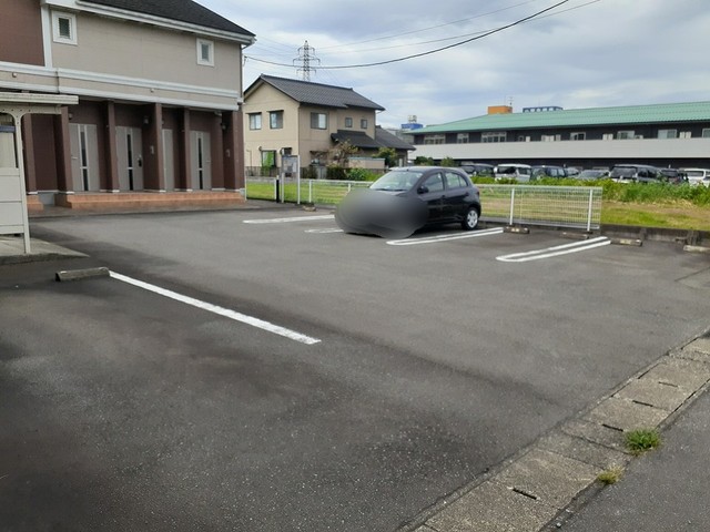 【アイリス　Ｃの駐車場】