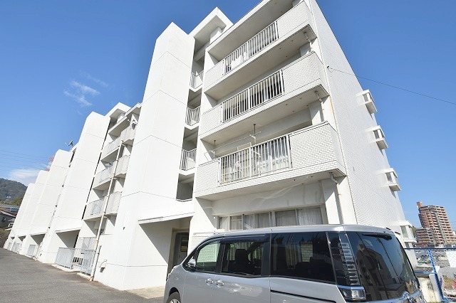 広島市西区古江西町のマンションの建物外観