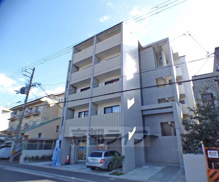 【京都市左京区北白川西蔦町のマンションの建物外観】