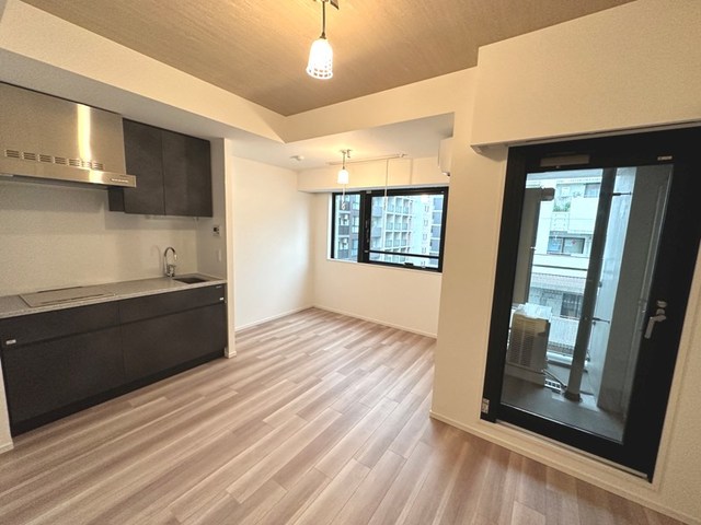 居室・リビング　※別部屋の参考写真です。