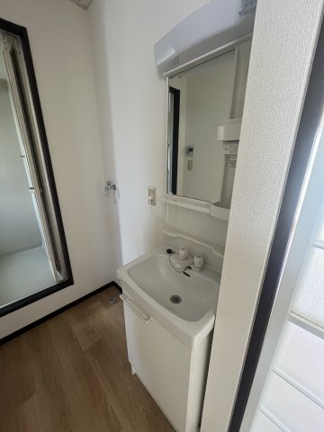 洗面設備　朝の身支度には欠かせない独立洗面化粧台