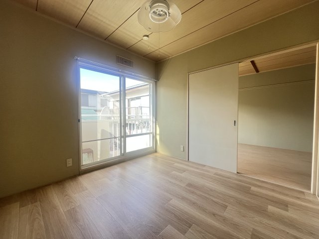 居室・リビング　スタンダードな洋室です