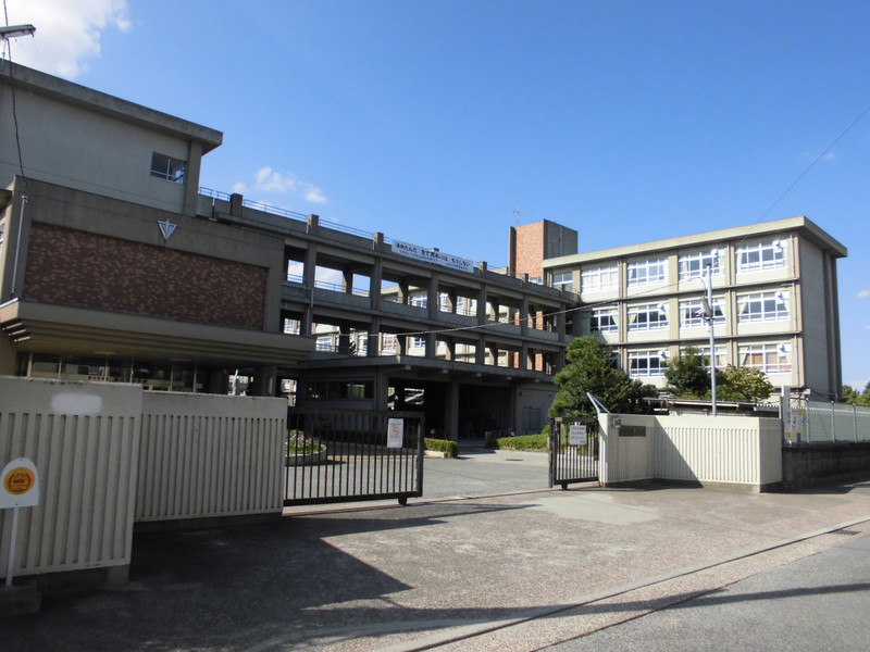 小学校　加古川小学校（小学校）まで677m