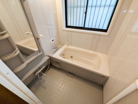 バス・シャワールーム　ゆったり過ごせるお風呂です