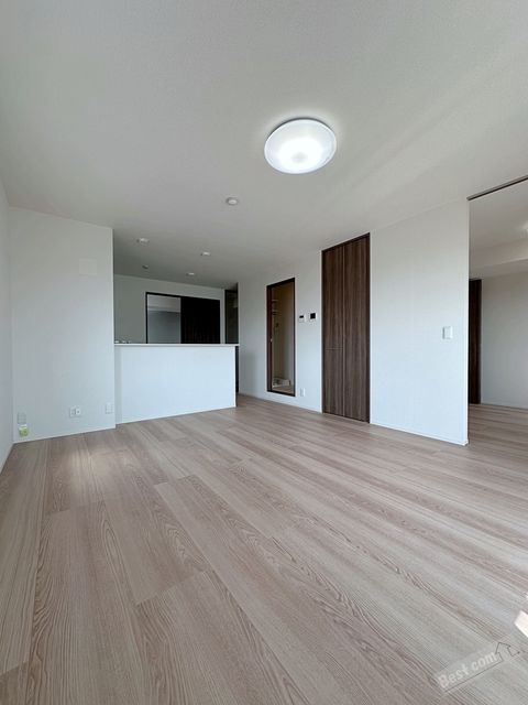 居室・リビング　全室照明付きです♪