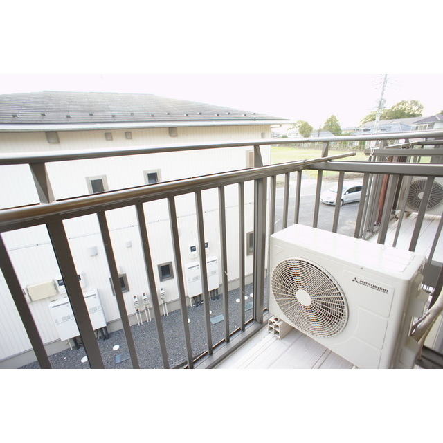 バルコニー　お洗濯やお布団干しに重宝しますね