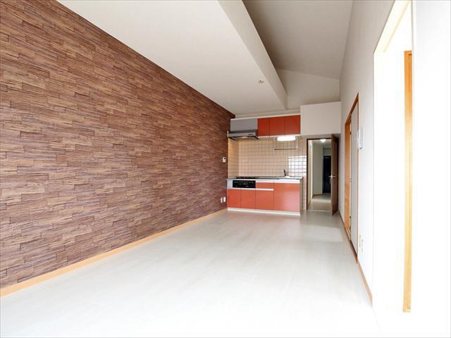 居室・リビング　松山市西石井　ロイヤルヴィラ　リビング