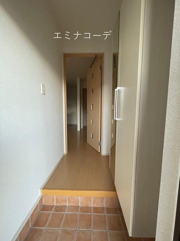 玄関　大きなシューズボックスがあります。