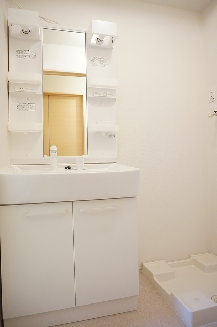 洗面設備　大きな洗面ボールで使いやすいです。