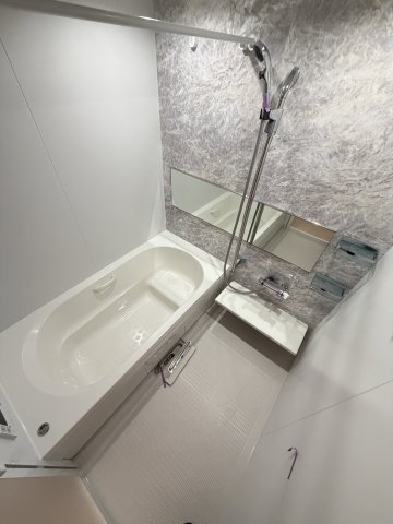 バス・シャワールーム　★追炊き・浴室乾燥機付きのお風呂★