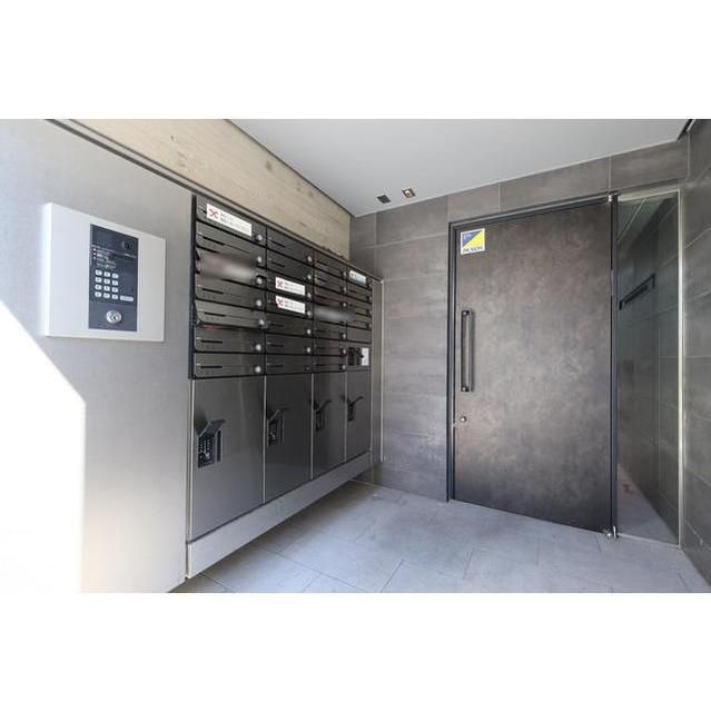 ロビー　■駐輪場■宅配ＢＯＸ