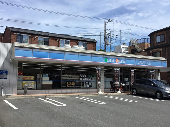 コンビニ　ローソン 横浜前里町三丁目店（コンビニ）まで450m