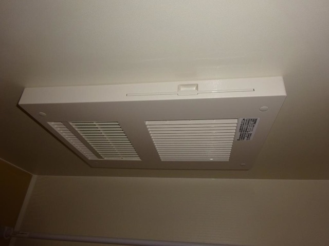 バス・シャワールーム　浴室乾燥機