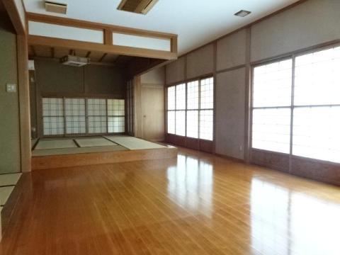 居室・リビング　室内