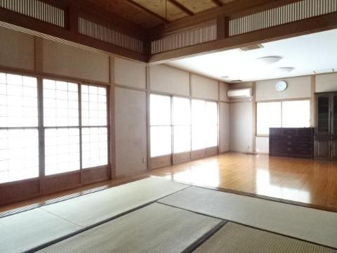 居室・リビング　室内