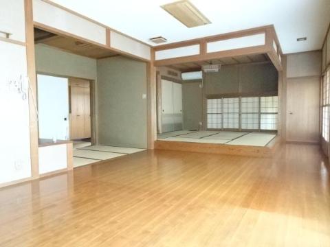 居室・リビング　室内