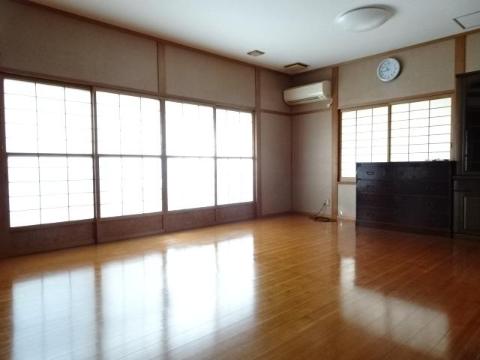 居室・リビング　室内