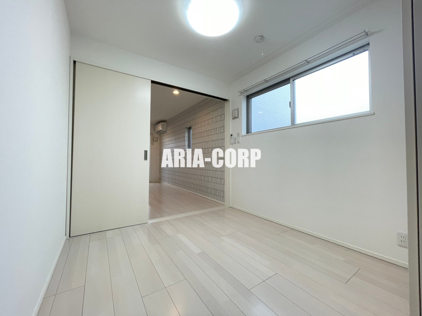 その他部屋・スペース　寝室。柱のでっぱりのなくフルでお部屋を活用頂けます♪