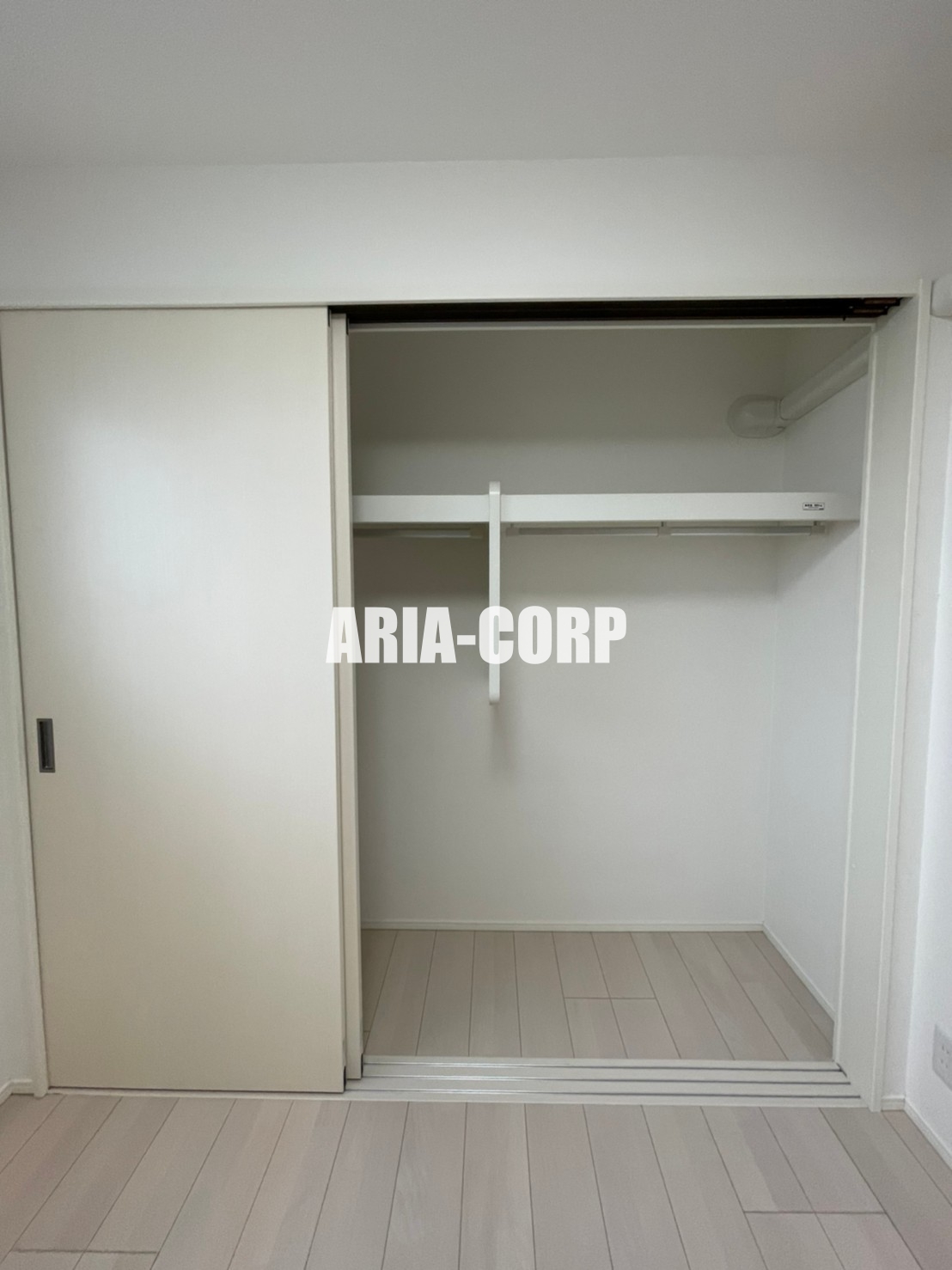 収納　奥行き幅ともに文句なしのクローゼット♪