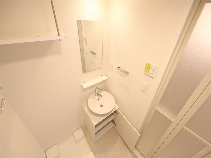 洗面設備　脱衣所　独立洗面台　収納スペース有